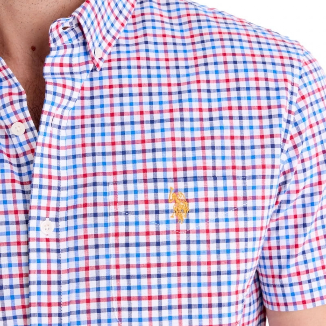 Camisa U.S. Polo Assn. Manga Corta a Cuadros Rojo con Blanco y Azul Para Hombre