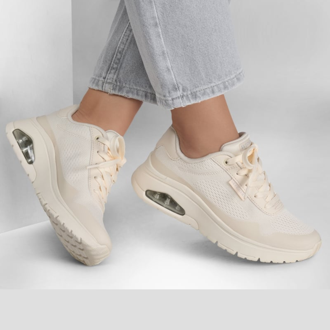 Zapatos Skechers Uno Flex La Evolución del Estilo Deportivo en un Tono Crema Sofisticado
