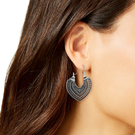Aretes de Filigrana con Diseño Abierto y Estilo Vintage Jessica Simpson Tono Plata