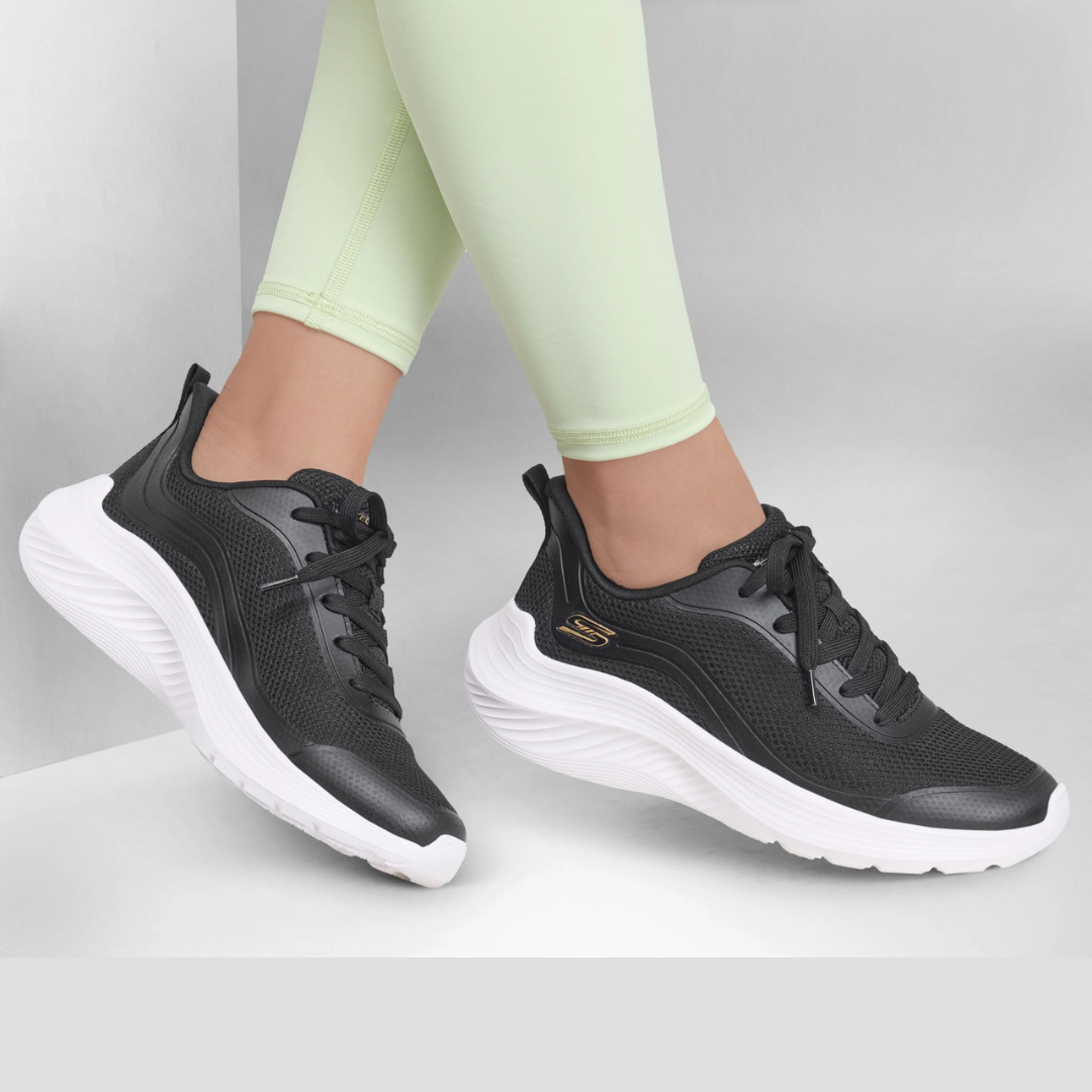 Zapatos Skechers BOBS Sport Squad Waves Negro Estilo y Confort Superior